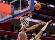 开云体育app-包含开拓者主场战胜活塞，止住两连败的词条