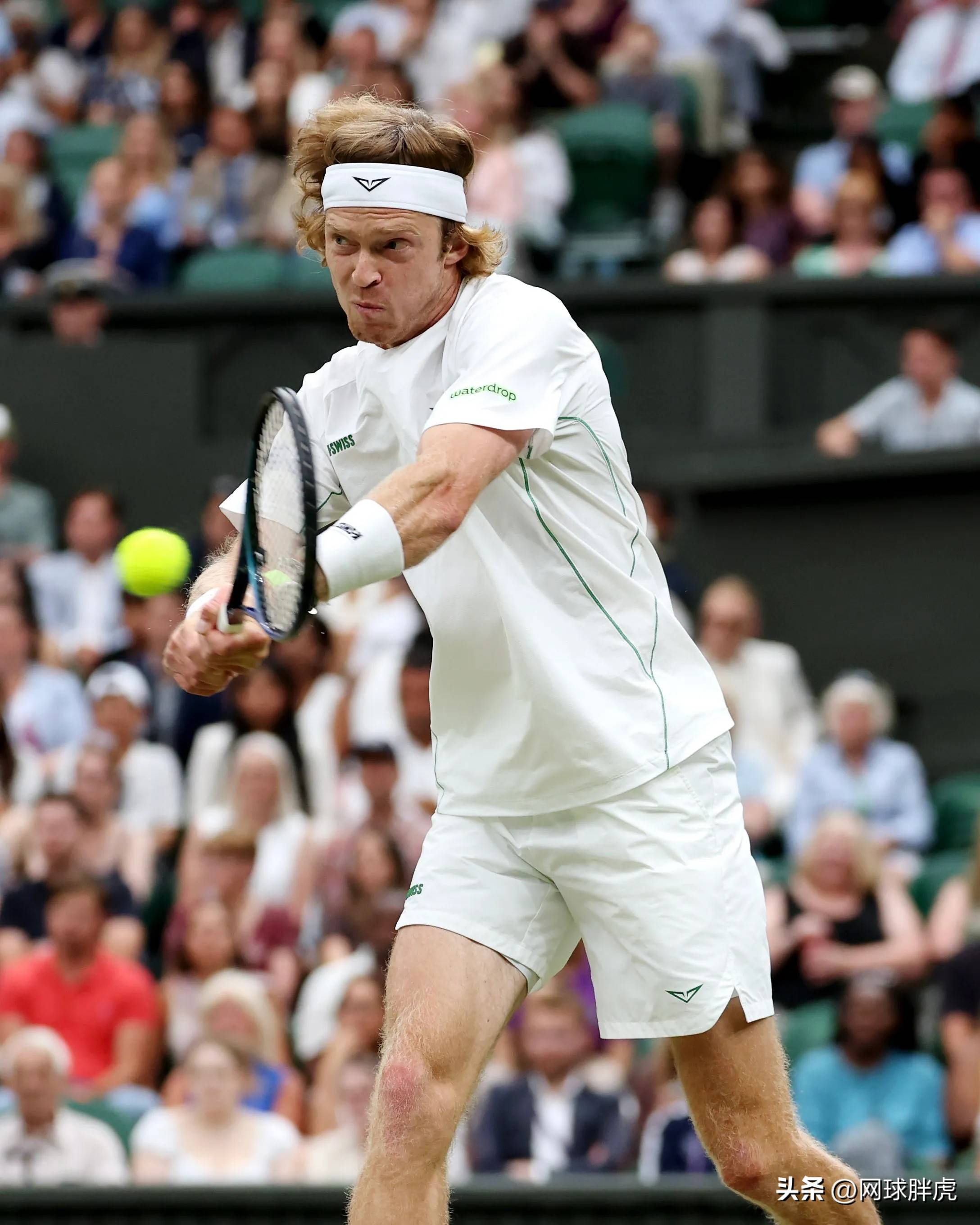 意大利网球队横扫英国网球队,阿尔卡拉斯统治全场的简单介绍 意大利网球队横扫英国网球队,阿尔卡拉斯统治全场的简单介绍