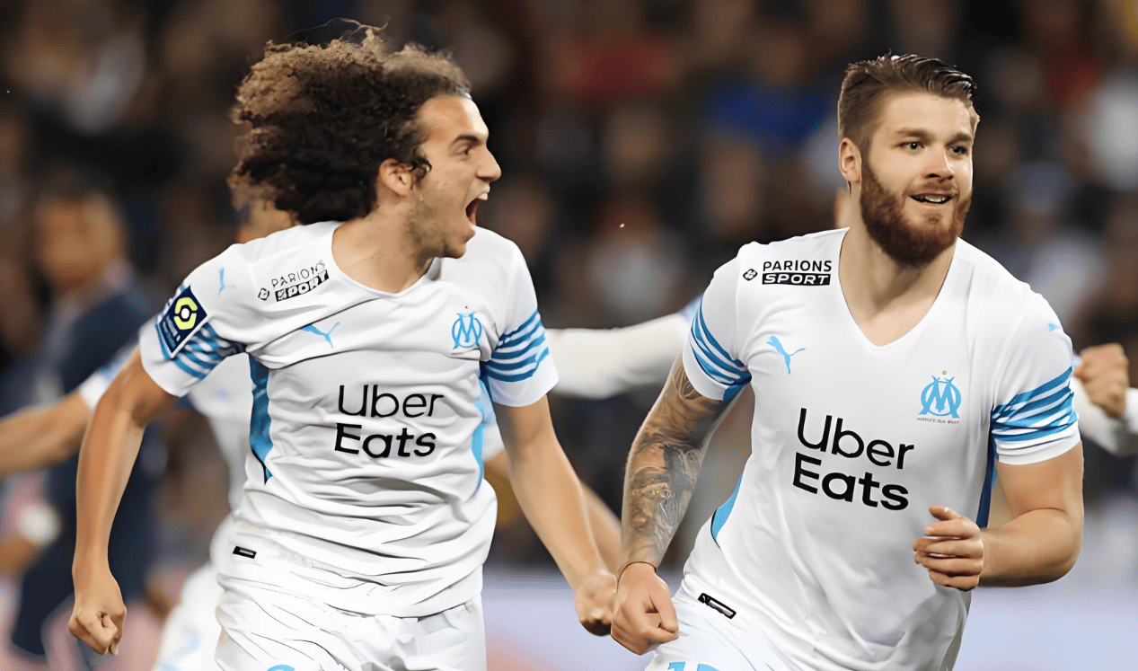 包含顶级球星迎战精彩比赛,球迷尽情奔放的词条 包含顶级球星迎战精彩比赛,球迷尽情奔放的词条