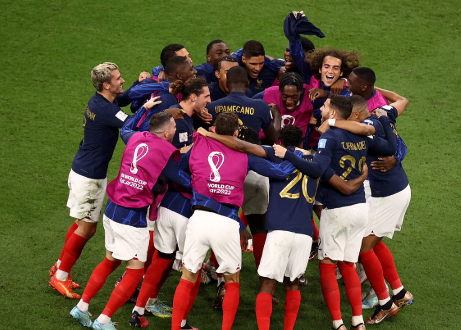 法国队在国际比赛中霸气夺冠的简单介绍