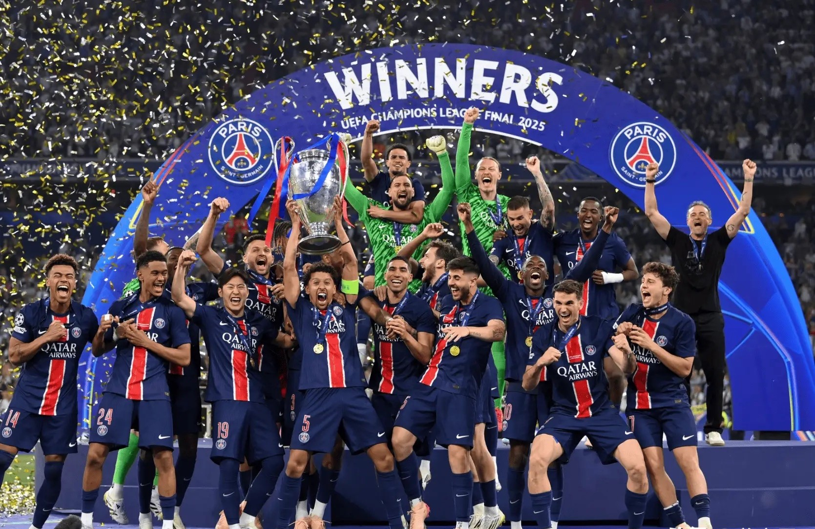 法国队在国际比赛中霸气夺冠的简单介绍