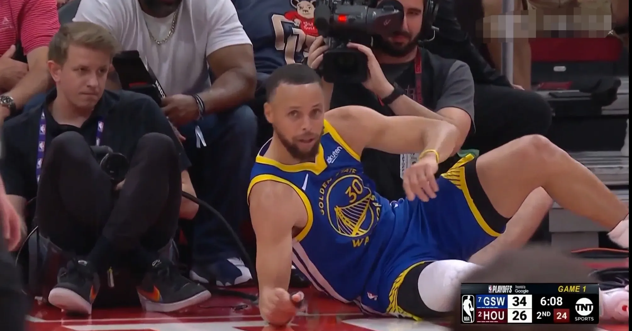 勇士负猛龙五连胜告一段落,库里独力难支失望离场 勇士负猛龙五连胜告一段落,库里独力难支失望离场