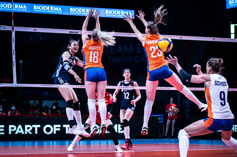 意大利主场力克荷兰,赢得激烈比拼 意大利主场力克荷兰,赢得激烈比拼