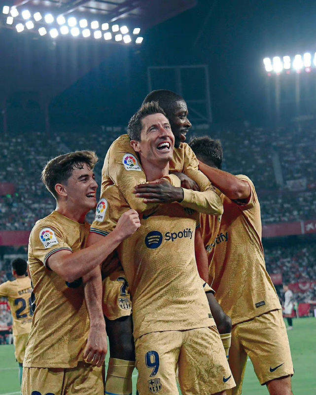 关于巴塞罗那保持不败,提前确保小组出线资格的信息 关于巴塞罗那保持不败,提前确保小组出线资格的信息