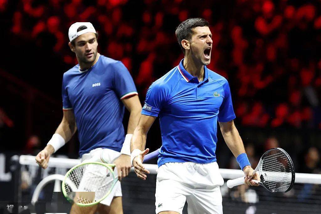 包含年终总决赛完胜拉沃尔杯，德约科维奇带队取胜的词条