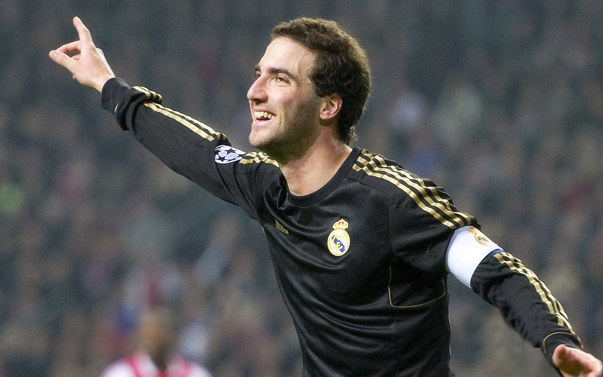 从绿茵场到硬木地板，哈弗茨在NBA总决赛之夜的冠军级跨界启示