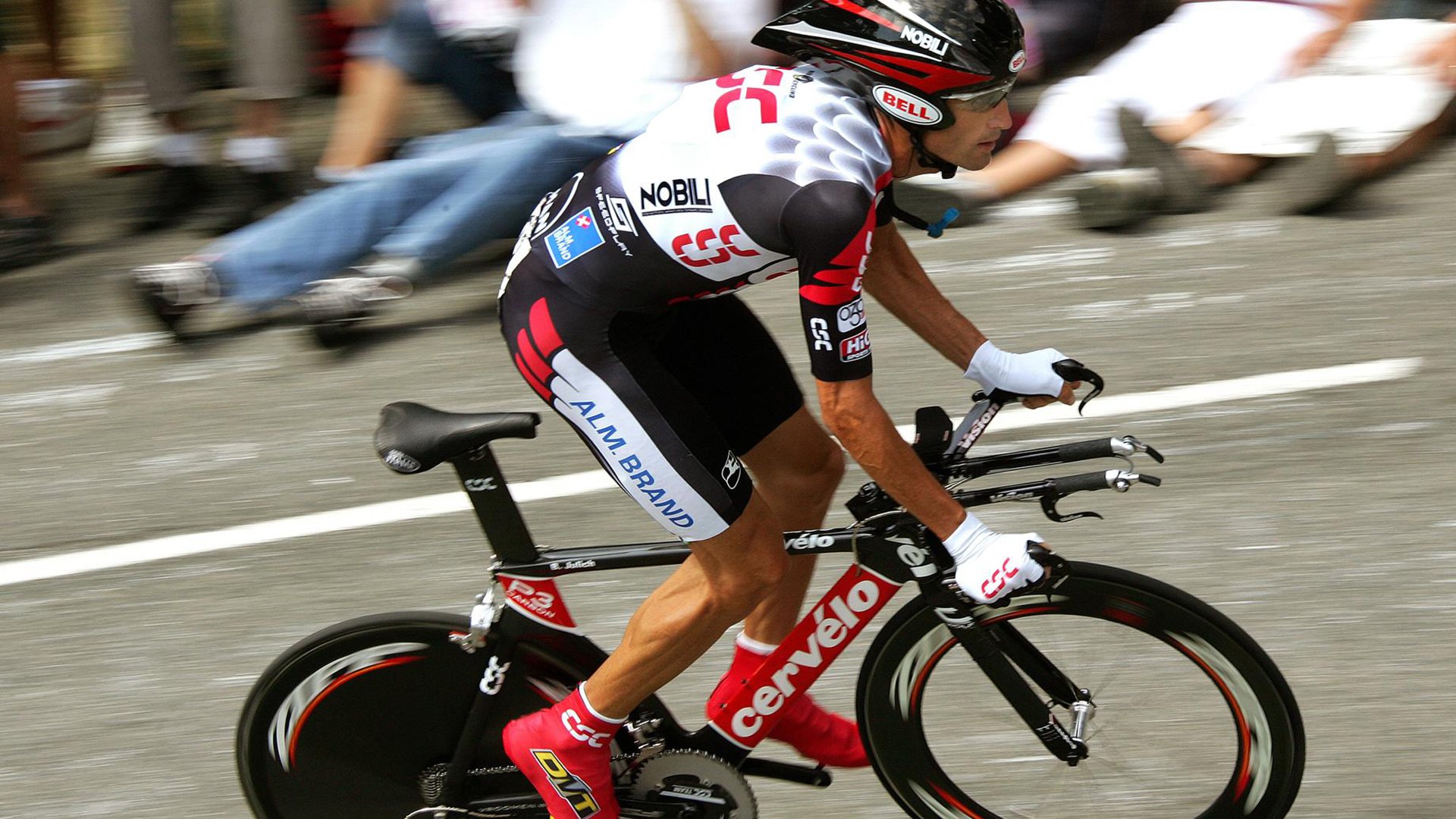 当杰伦格林爆发遇见广东队强压76人，一场跨越时空的篮球想象